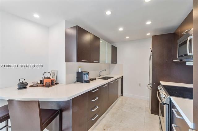 1985 S Ocean Dr 19A, Hallandale Beach, FL 33009