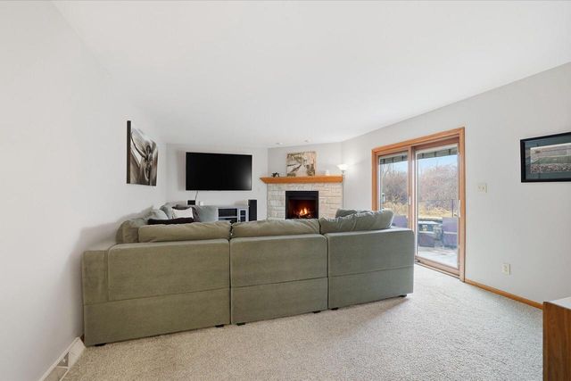 900 E Randy ROAD, Oak Creek, WI 53154