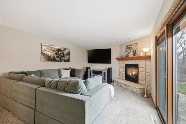 900 E Randy ROAD, Oak Creek, WI 53154