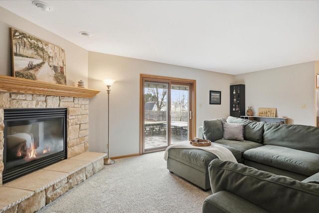 900 E Randy ROAD, Oak Creek, WI 53154