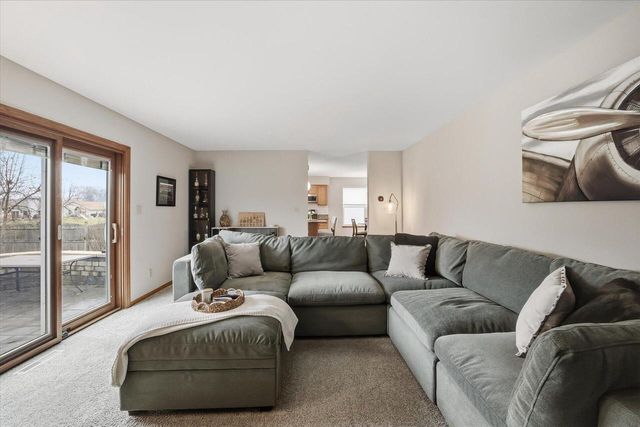 900 E Randy ROAD, Oak Creek, WI 53154