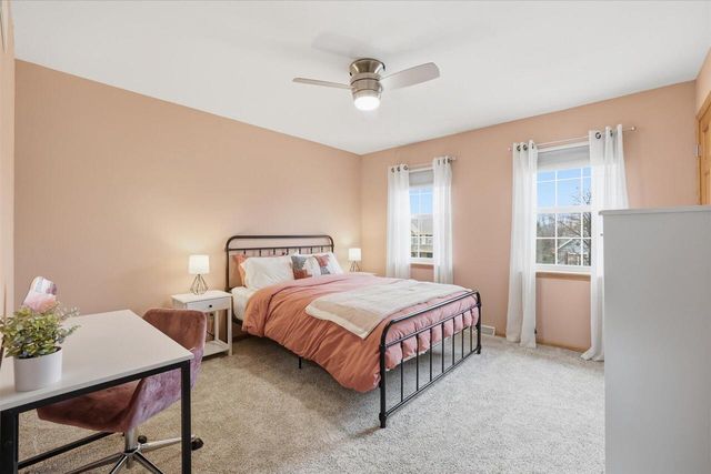 900 E Randy ROAD, Oak Creek, WI 53154