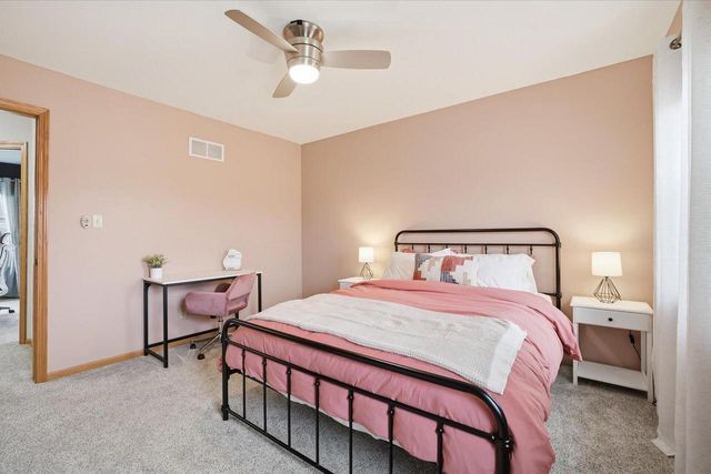 900 E Randy ROAD, Oak Creek, WI 53154