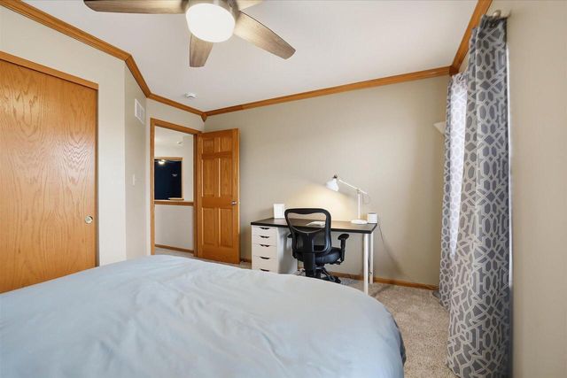 900 E Randy ROAD, Oak Creek, WI 53154