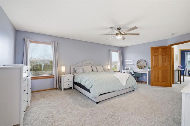 900 E Randy ROAD, Oak Creek, WI 53154