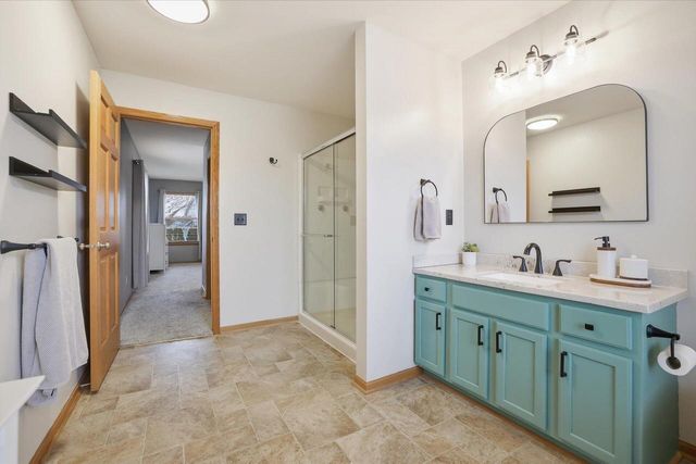 900 E Randy ROAD, Oak Creek, WI 53154