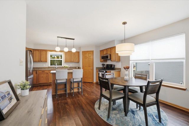 900 E Randy ROAD, Oak Creek, WI 53154