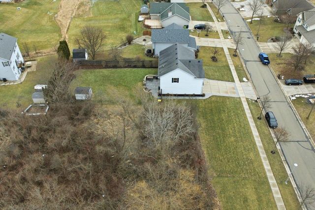 900 E Randy ROAD, Oak Creek, WI 53154