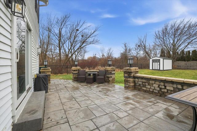 900 E Randy ROAD, Oak Creek, WI 53154