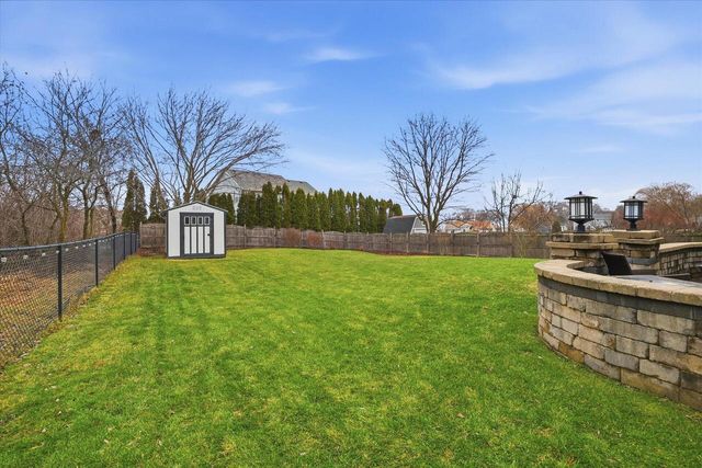 900 E Randy ROAD, Oak Creek, WI 53154