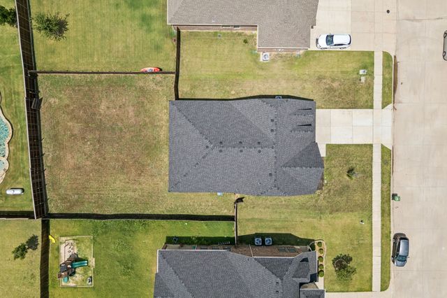 540 Winnetka Drive, Oak Point, TX 75068