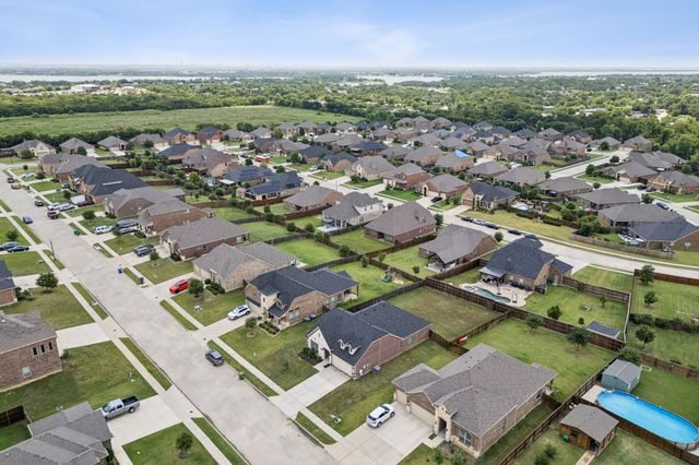 540 Winnetka Drive, Oak Point, TX 75068