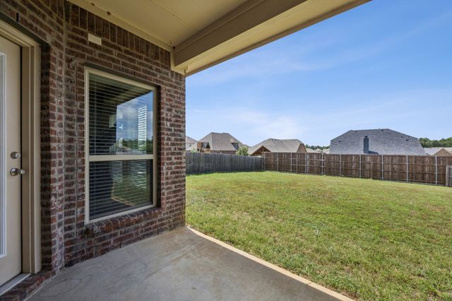 540 Winnetka Drive, Oak Point, TX 75068