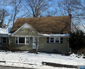 97 Wortendyke Avenue, Emerson, NJ 07630