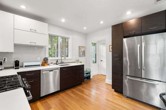 95 Green St 2, Boston, MA 02130