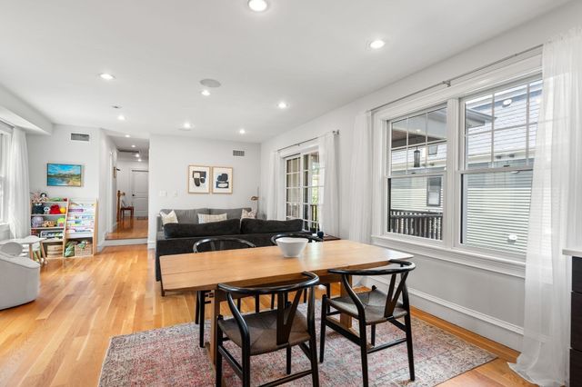 95 Green St 2, Boston, MA 02130