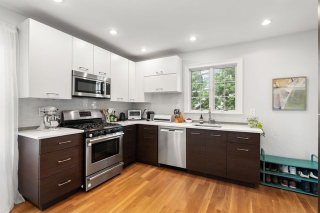 95 Green St 2, Boston, MA 02130
