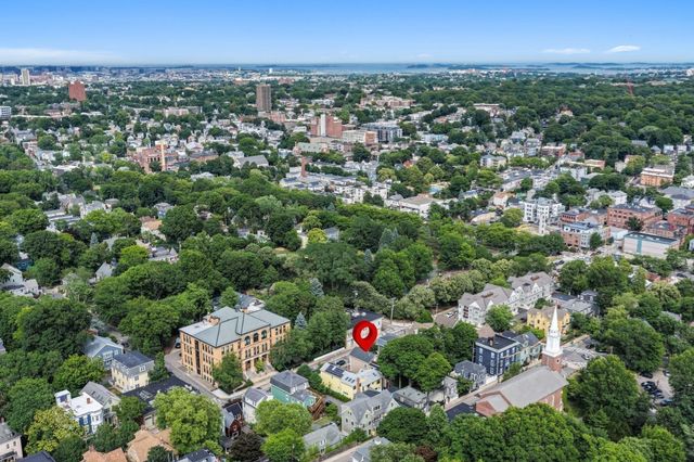 95 Green St 2, Boston, MA 02130