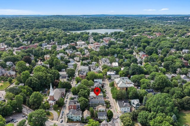 95 Green St 2, Boston, MA 02130