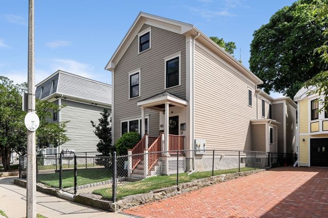 95 Green St 2, Boston, MA 02130