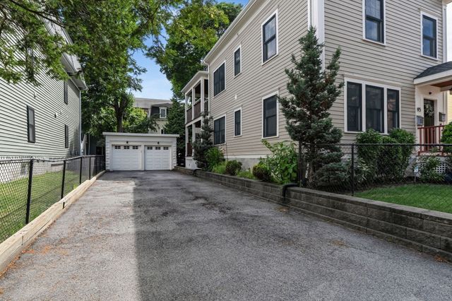 95 Green St 2, Boston, MA 02130