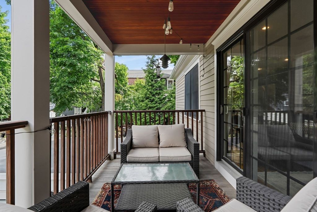 95 Green St 2, Boston, MA 02130