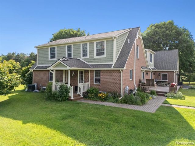 5010 Mallards Landing, Highland, MI 48357
