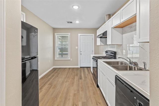 3217 Deaton Street, Lake Charles, LA 70601