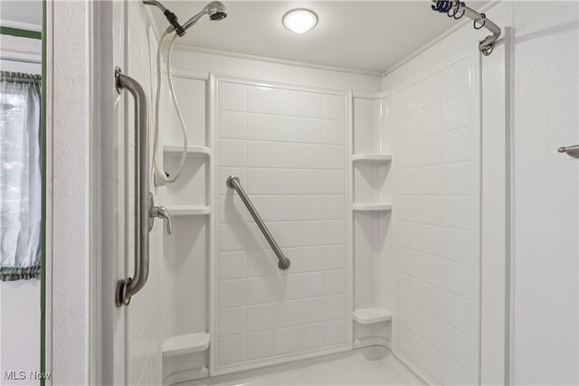 1674 Betz Drive, Akron, OH 44306