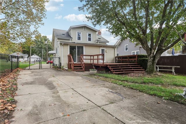 1674 Betz Drive, Akron, OH 44306