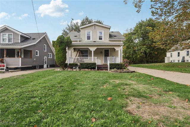 1674 Betz Drive, Akron, OH 44306