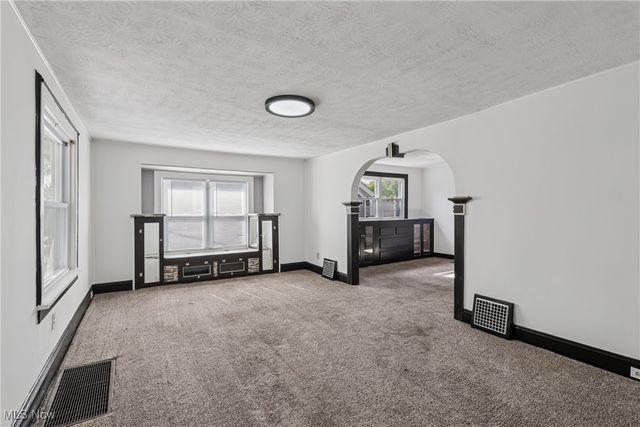 1674 Betz Drive, Akron, OH 44306