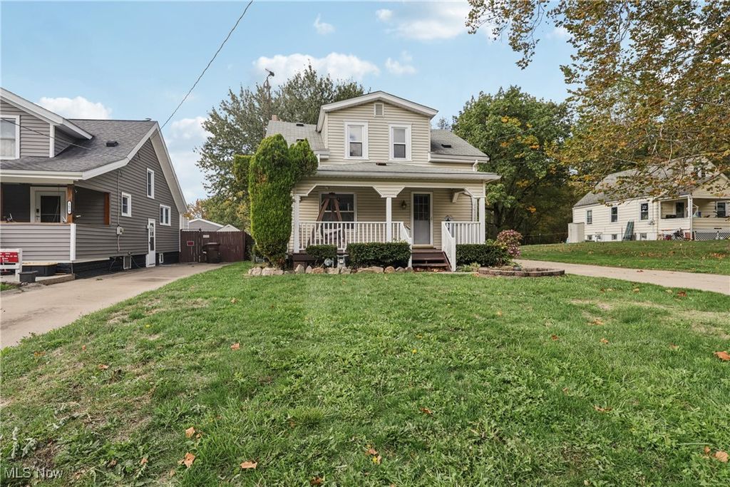 1674 Betz Drive, Akron, OH 44306