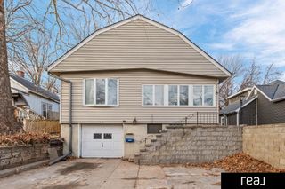 910 2nd Avenue, Plattsmouth, NE 68048