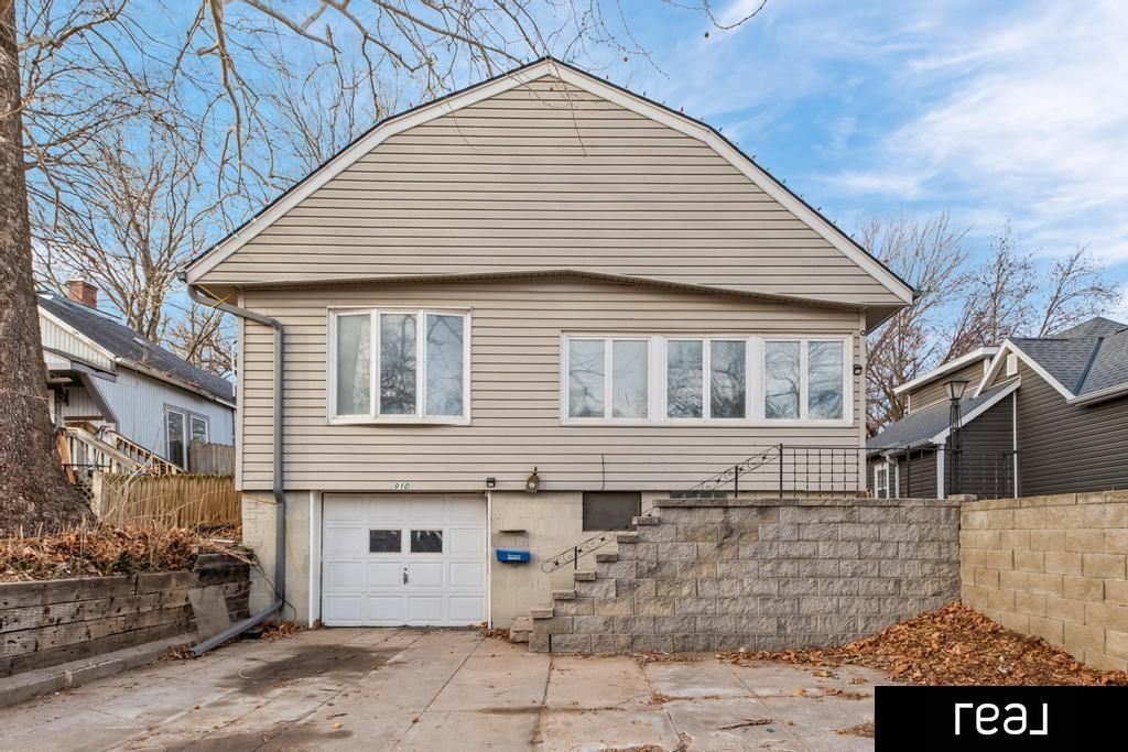 910 2nd Avenue, Plattsmouth, NE 68048