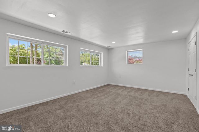 970 KINGSWAY DR, Coatesville, PA 19320