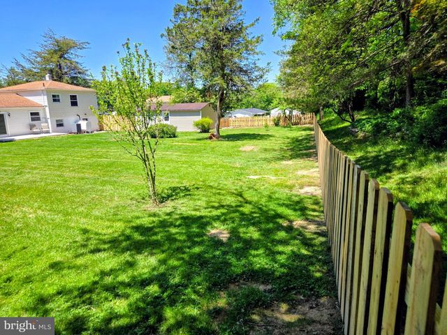 970 KINGSWAY DR, Coatesville, PA 19320