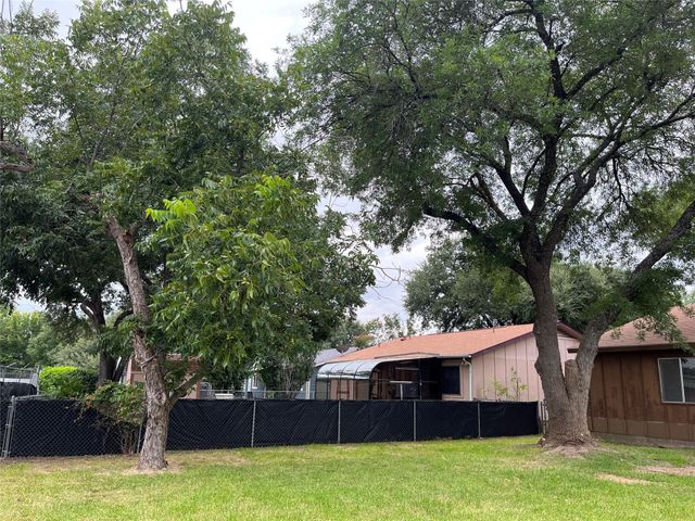 7305 Sir Gawain DR, Austin, TX 78745