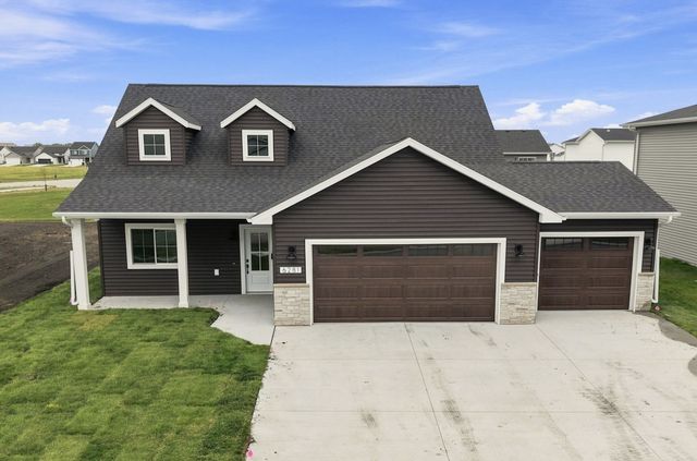 6281 86th Avenue S, Horace, ND 58047