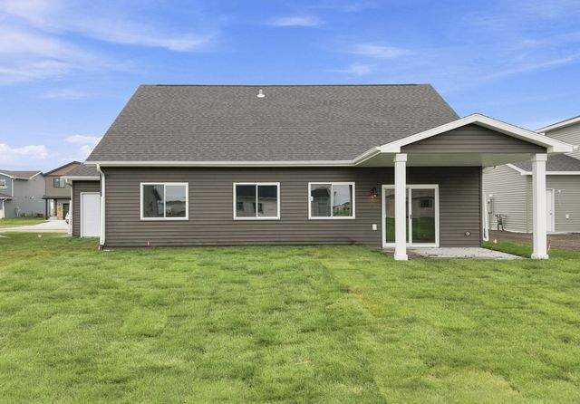 6281 86th Avenue S, Horace, ND 58047