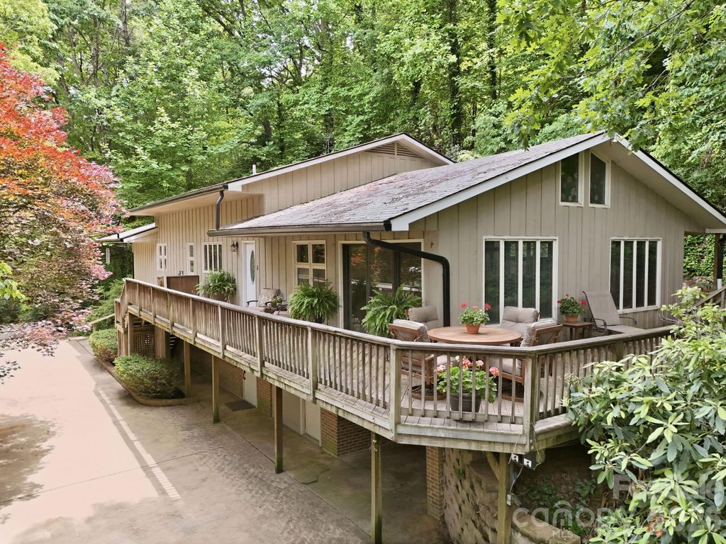 120 Stovall Street, Waynesville, NC 28786