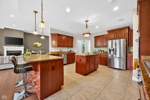 3355 W Carr Hill Road, Columbus, IN 47201