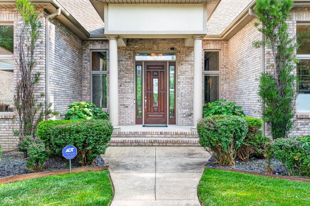3355 W Carr Hill Road, Columbus, IN 47201