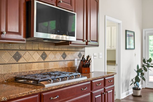 3355 W Carr Hill Road, Columbus, IN 47201