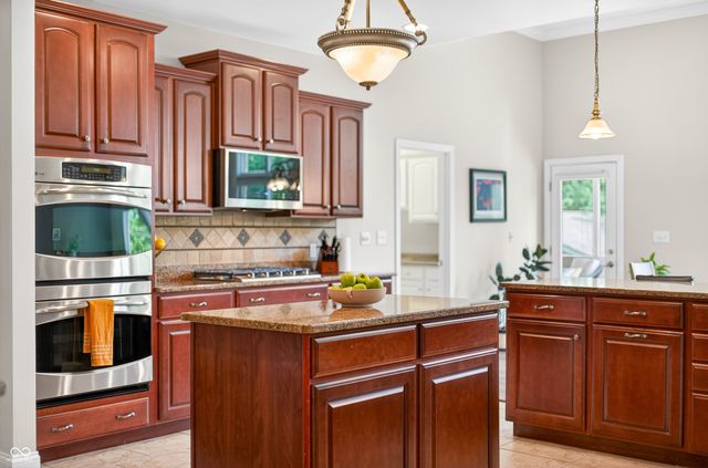 3355 W Carr Hill Road, Columbus, IN 47201