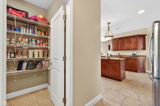 3355 W Carr Hill Road, Columbus, IN 47201