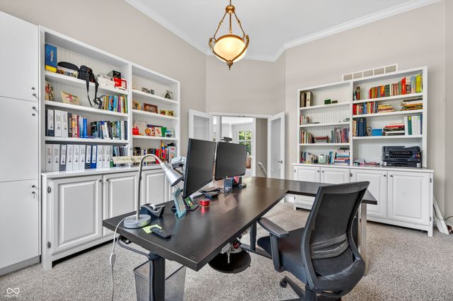 3355 W Carr Hill Road, Columbus, IN 47201