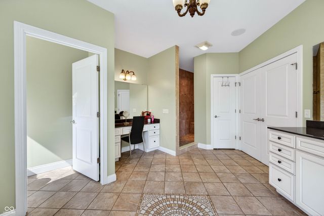 3355 W Carr Hill Road, Columbus, IN 47201
