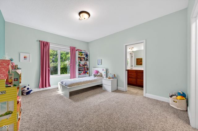 3355 W Carr Hill Road, Columbus, IN 47201