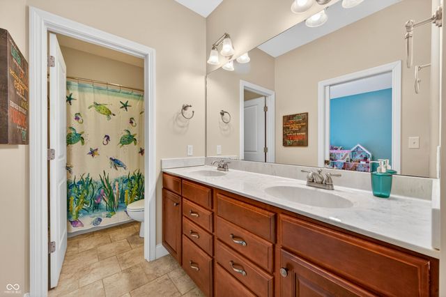 3355 W Carr Hill Road, Columbus, IN 47201
